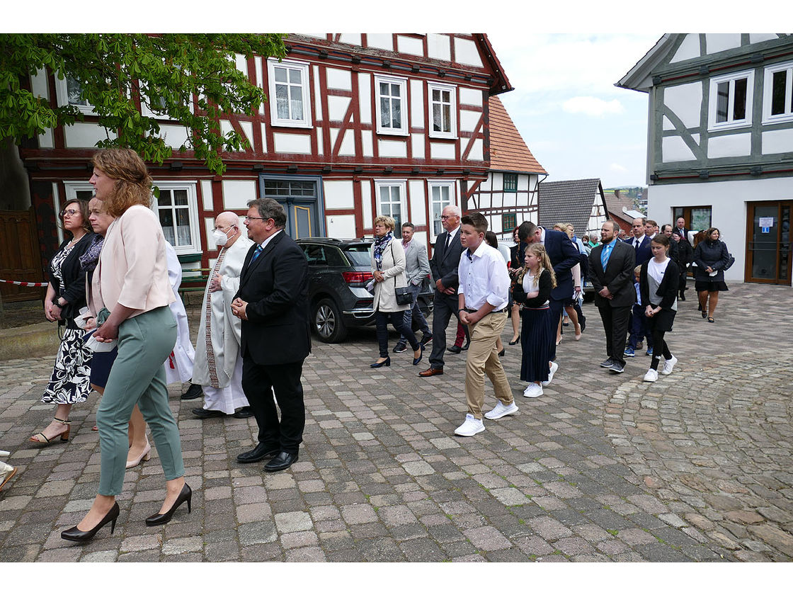 Feier der 1. Heiligen Kommunion in Sankt Crescentius (Foto: Karl-Franz Thiede)